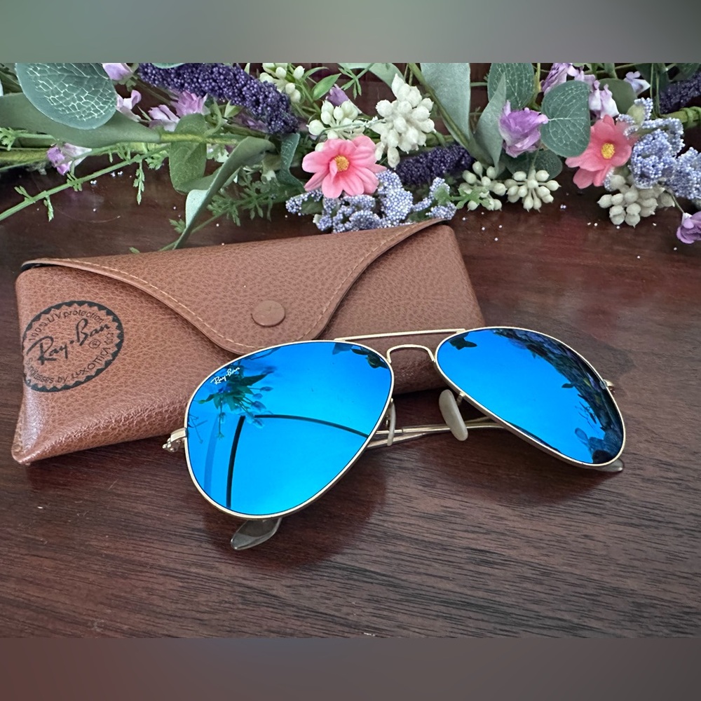 Ray-Ban Aviator Gold Frame Sunglasses with Blue Mirrored Lenses